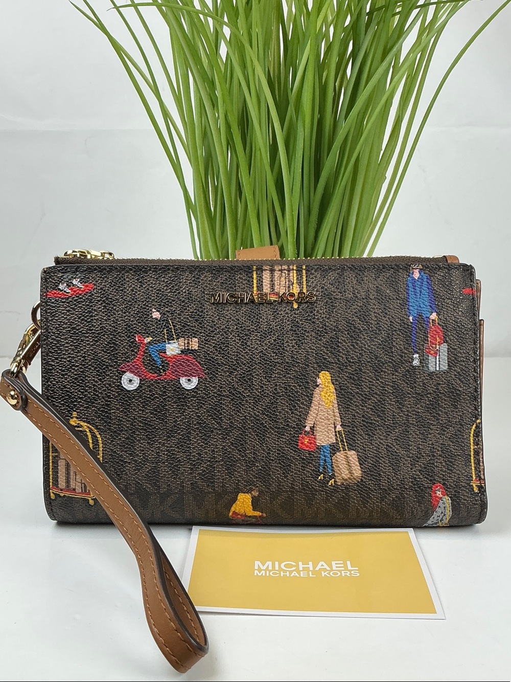 MICHAEL Michael Kors Jet Set Girls Brown Printed Travel Scene Wristlet Wallet